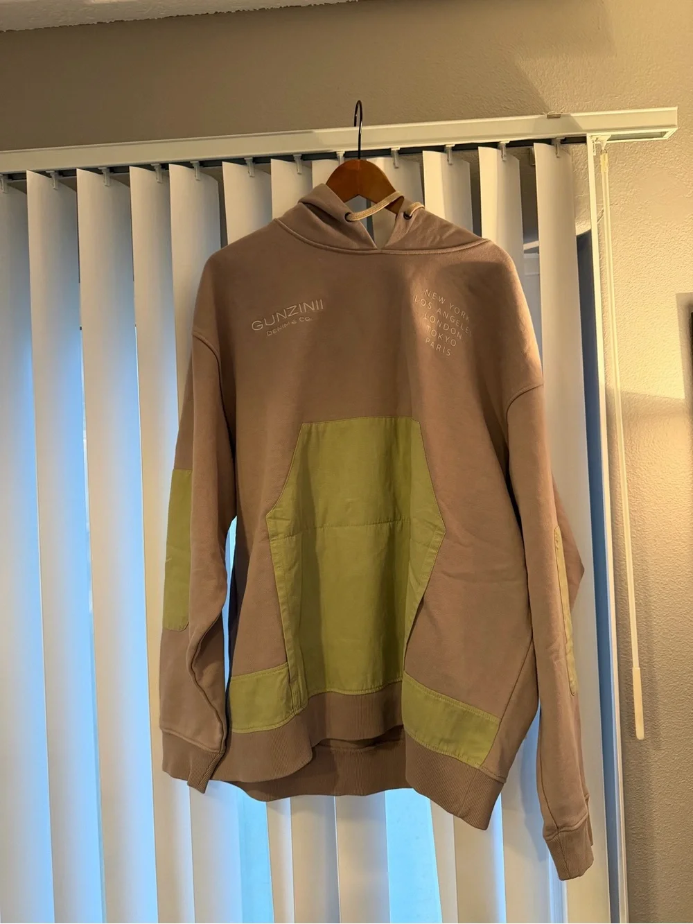 Gunzinii Crewneck Sweatshirt with Elbow Patches